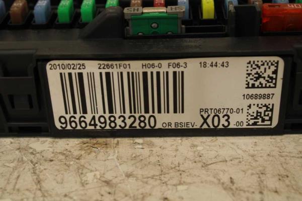 BOITIER COMPLET CITROEN C3 1.4HDI 2010 ( BOITIERS + COMPTEUR + CONTACTEUR + BOITE A FUSIBLES) - Vue 4